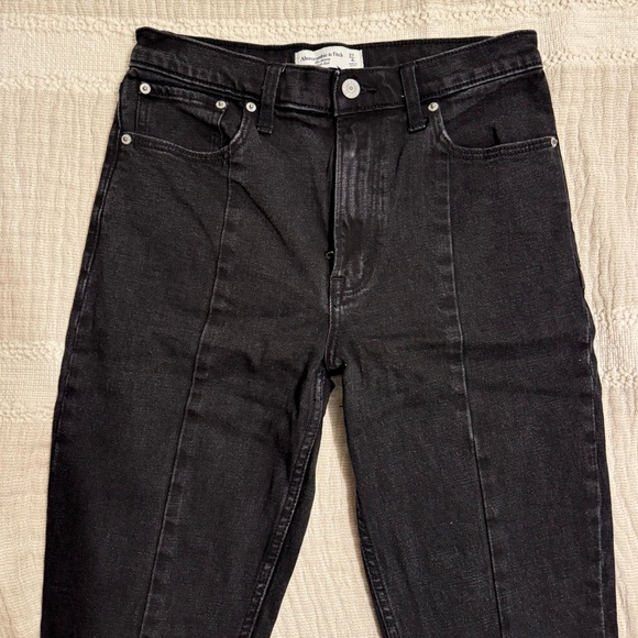 Abercrombie & Fitch High Rise Skinny Jean in Washed Black with Split Hem - LONG - Picture 4 of 6
